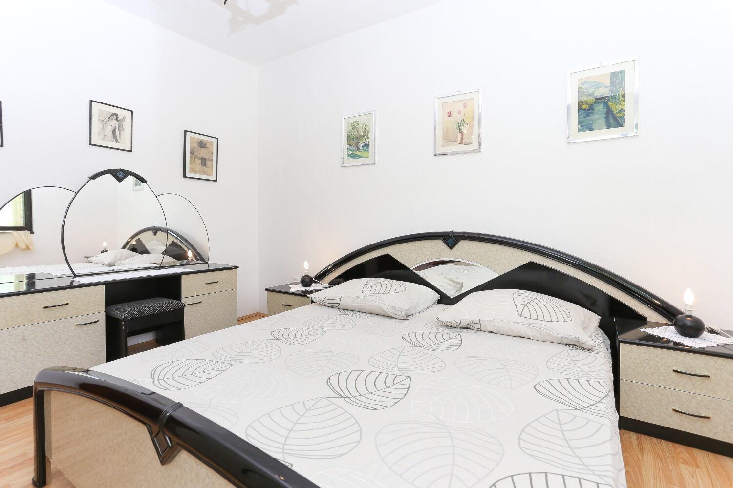 Holiday Home Marcelo-With Terrace Vinisce Luaran gambar
